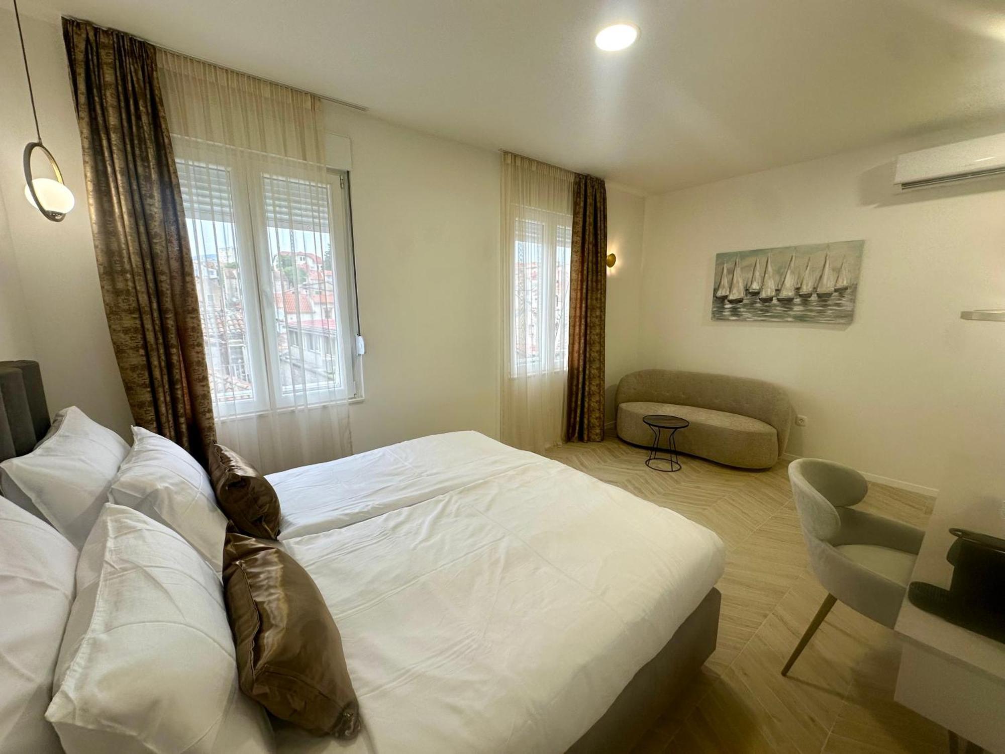 Mariani Luxury Rooms In Center Split Exterior foto